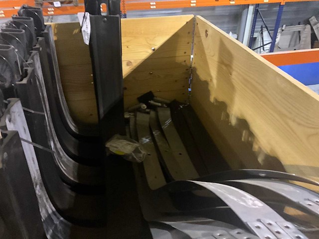 Partij steunen brandstoftanks man (8x) - afbeelding 4 van  8