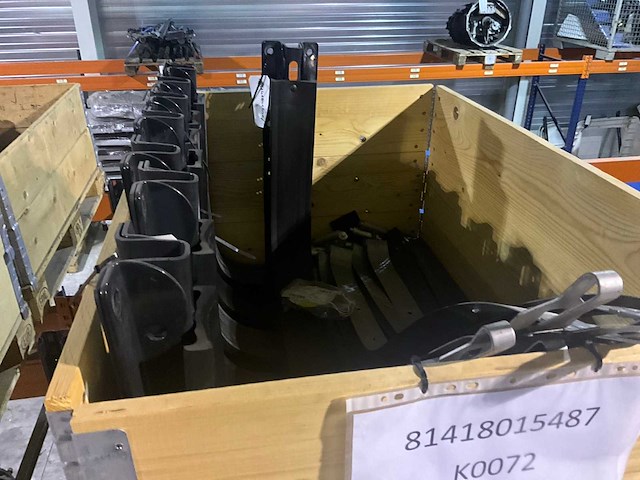 Partij steunen brandstoftanks man (8x) - afbeelding 7 van  8