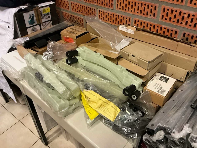 Partij steunpoten voor douchebakken - afbeelding 4 van  5