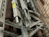 Partij stippen en bouwdragers - afbeelding 2 van  3