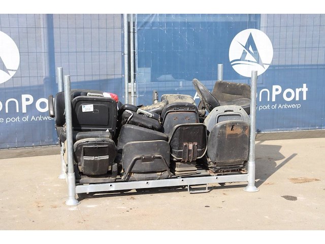 Partij stoelen diverse - afbeelding 1 van  1