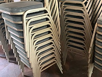 Partij stoelen voor restaurant en feestzaal (85x) - afbeelding 3 van  18