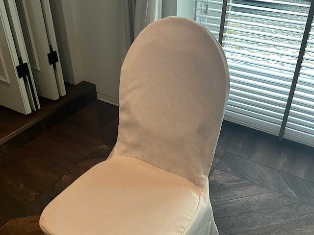 Partij stoelen voor restaurant en feestzaal (85x) - afbeelding 8 van  18