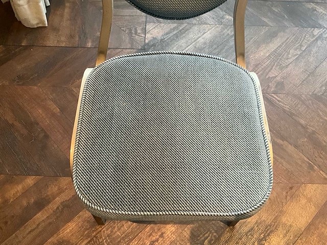 Partij stoelen voor restaurant en feestzaal (85x) - afbeelding 12 van  18
