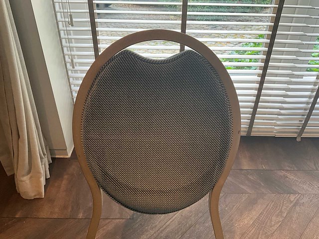 Partij stoelen voor restaurant en feestzaal (85x) - afbeelding 13 van  18
