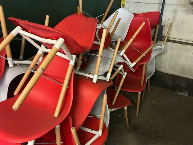 Partij stoelen - afbeelding 3 van  3