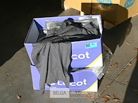 Partij t-shirts en inlegzolen - afbeelding 1 van  7