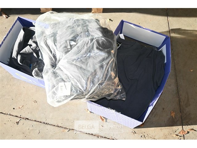 Partij t-shirts en inlegzolen - afbeelding 7 van  7