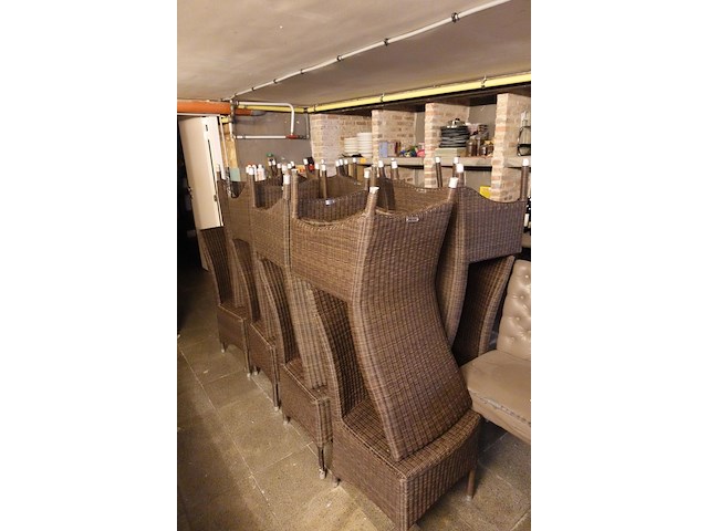 Partij tafel en stoelen - afbeelding 1 van  6