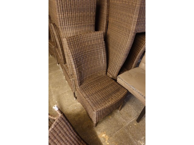 Partij tafel en stoelen - afbeelding 4 van  6