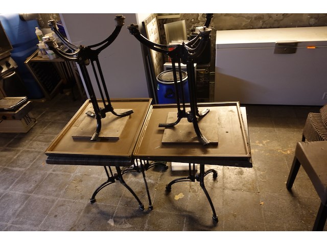 Partij tafel en stoelen - afbeelding 5 van  6
