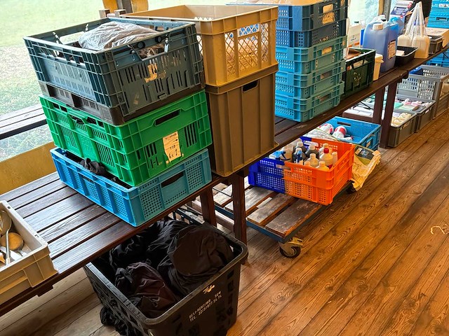 Partij tafelrokken en dienbladen - afbeelding 1 van  9