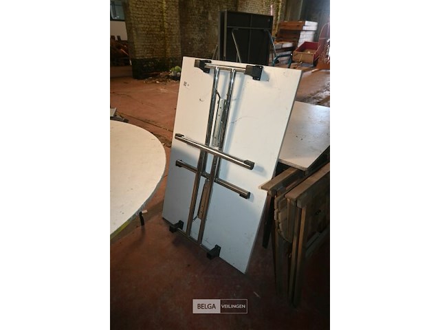 Partij tafels en stoelen - afbeelding 4 van  9