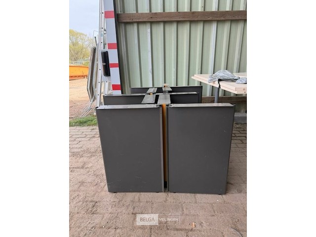 Partij tafels - afbeelding 3 van  3