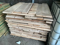 Partij tand- en groef houten planken (1 pallet) - afbeelding 1 van  7