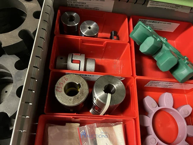 Partij tandriemen, aandrijfriemen en riempoelies - afbeelding 44 van  77