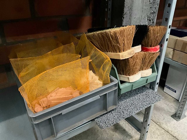 Partij tape, kit en diversen - afbeelding 4 van  12