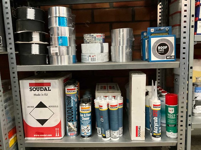 Partij tape, kit en diversen - afbeelding 1 van  12