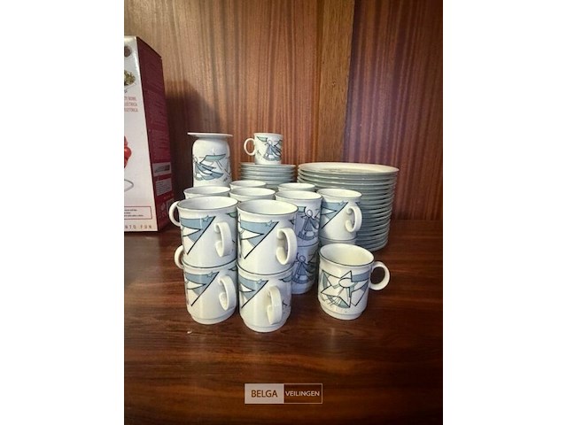 Partij tassen + ondertassen - afbeelding 1 van  3