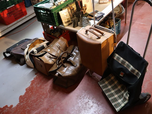 Partij tassen & trolley's - afbeelding 1 van  7