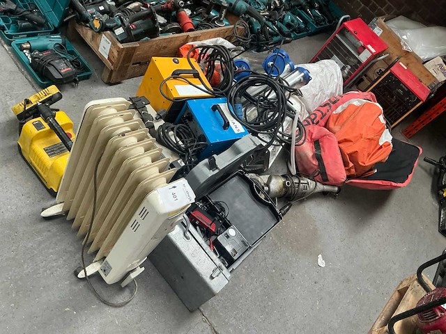 Partij te herstellen elektrische toestellen - afbeelding 1 van  13