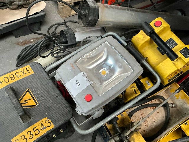 Partij te herstellen machines - afbeelding 8 van  17