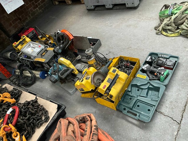 Partij te herstellen machines - afbeelding 10 van  17