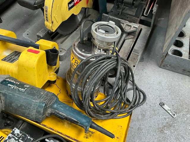 Partij te herstellen machines - afbeelding 16 van  17