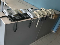 Partij telefoontoestellen - afbeelding 1 van  4
