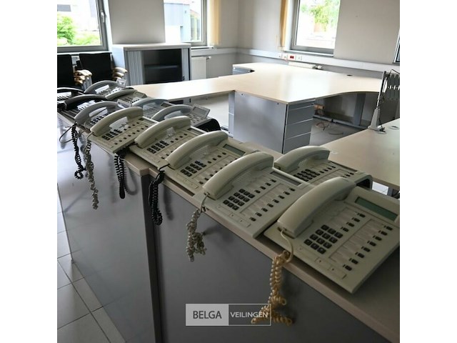 Partij telefoontoestellen - afbeelding 4 van  4