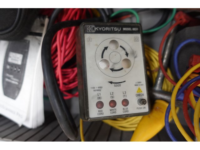 Partij toebehoren elektriciteit - afbeelding 21 van  26