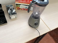 Partij toestellen w.o. weegschaal en scheermachine's - afbeelding 4 van  4