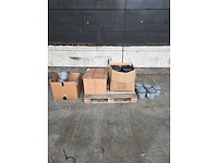 Partij toiletaccesoires - afbeelding 1 van  9