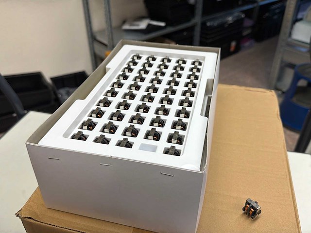 Partij tokyo parts spoelen / inductors s0r5a143tuhb10.5 (1000 stuks per doos) (12x) - afbeelding 3 van  5