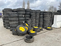 Partij tractorbanden met velg - afbeelding 4 van  5