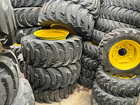 Partij tractorbanden - afbeelding 4 van  19