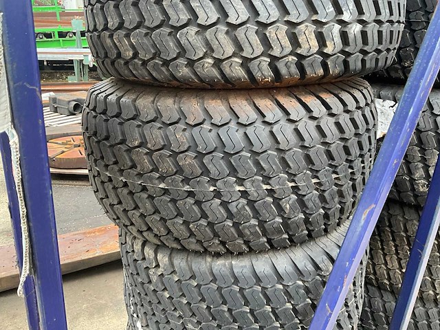 Partij tractorbanden - afbeelding 7 van  19