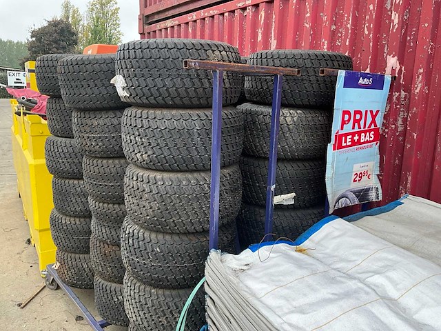 Partij tractorbanden - afbeelding 11 van  19