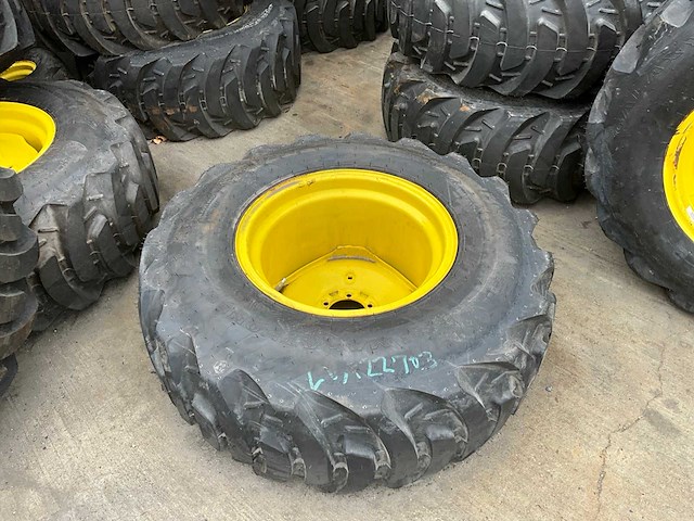 Partij tractorbanden - afbeelding 12 van  19