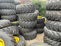 Partij tractorbanden - afbeelding 14 van  19