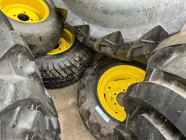 Partij tractorbanden - afbeelding 18 van  19
