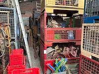 Partij tractoronderdelen - afbeelding 2 van  4
