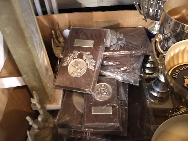 Partij trofeeen en bekers - afbeelding 5 van  5