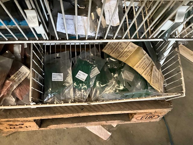 Partij tuinhek toebehoren - afbeelding 3 van  20