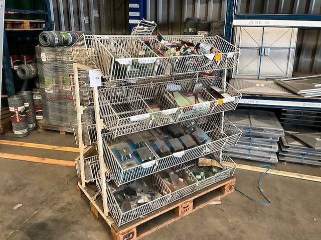 Partij tuinhek toebehoren - afbeelding 1 van  20