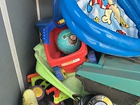 Partij tuinhuisinhoud met grasmaaier bosch - afbeelding 4 van  6