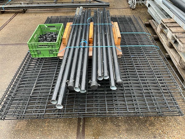 Partij tuinomheining - afbeelding 1 van  2