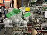 Partij tuinpalen en toebehoren - afbeelding 2 van  12