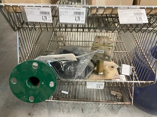 Partij tuinpalen en toebehoren - afbeelding 5 van  12