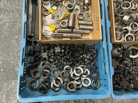 Partij tussenringen, kruismoeren en spansleutels - afbeelding 2 van  3